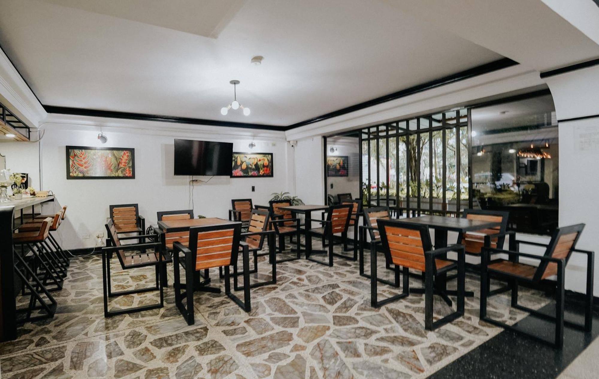 Hotel Balcones Del Estadio Medellin Exterior photo